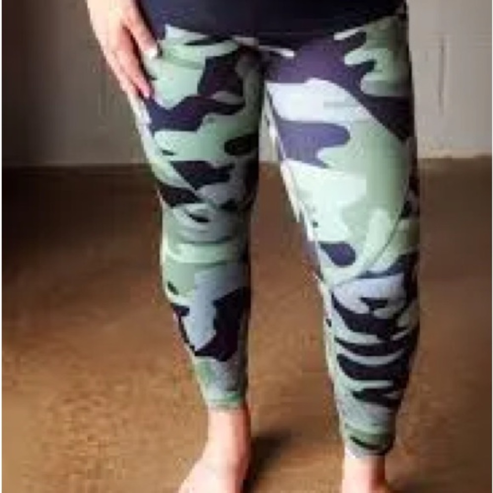 Zyia Green Camo Pocket Light n Tight Hi-Rise 7/8 24" Size 6-8